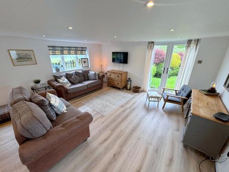 2 bedroom detached house to rent - Photo 2