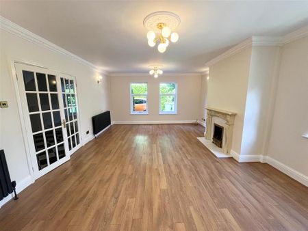6 bedroom detached house to rent - Photo 2