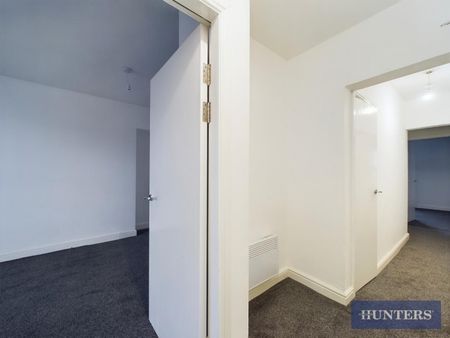 2 bedroom Flat To Let - Photo 3