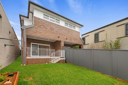 2/18 Waverley Crescent, Bondi Junction, NSW 2022 - Photo 3