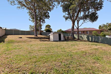 61 Enterprise Way, Woodrising NSW 2284 - House For Rent | Domain - Photo 2