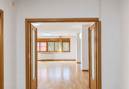 Aviatorilor | 200 mp | 5 camere | Garaj + boxă | 0% comision - Fotografie 3