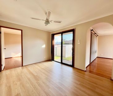 Neat and Tidy Villa in Great Location! - Photo 2