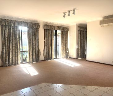 Comfortable Spacious Home - Photo 1