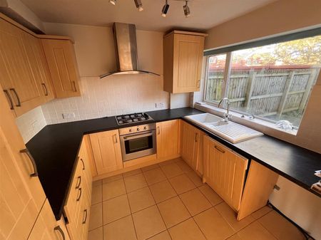 Magdalen Way, Worle, Weston-Super-Mare - Photo 3