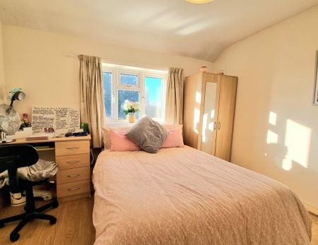 5 bedroom semi-detached house to rent - Photo 5