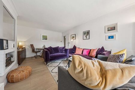 SHORT LET: Spacious two bedroom apartment in the popular Courtlands development - Photo 2