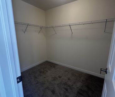 For Lease - 1174 Wilmington Avenue, Oshawa, Ontario - Photo 4