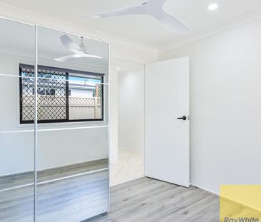 SPACIOUS FAMILY HOME WITH LARGE ENTERTAINER'S DECK - Photo 3