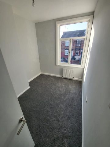 4 Bed Terraced House, Blackpool Grove, LS12 - Photo 3
