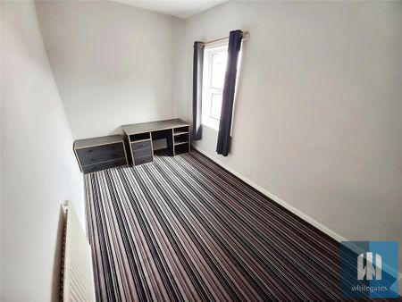 4 bedroom end of terrace house to rent - Photo 3
