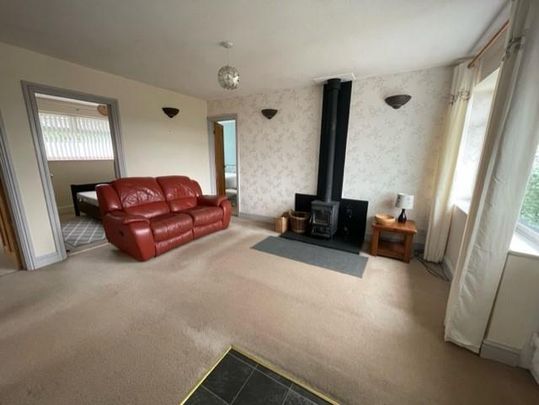2 bedroom semi-detached bungalow to rent - Photo 1