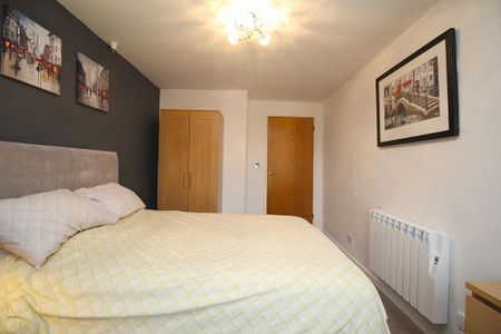 1 bedroom penthouse to rent - Photo 5