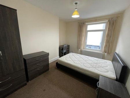 Regent Street, Plymouth - Photo 2