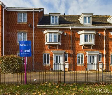 3 bedroom Town House - Epsom Close, Stevenage - Photo 1