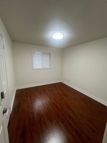 For Lease - 327 Evergreen Crescent Unit# Main, Oakville, Ontario - Photo 2