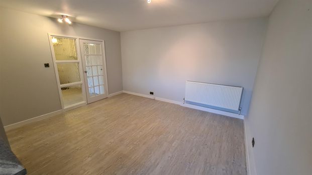 2 bed flat to rent in Stonegrove, Edgware, HA8 - Photo 1