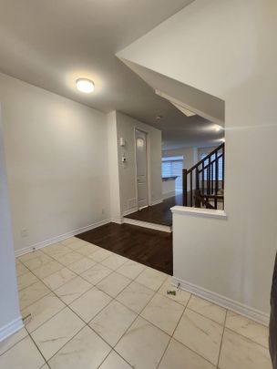 For Lease - 270 Turnbuckle Crescent, Barrhaven, Ontario - Photo 1