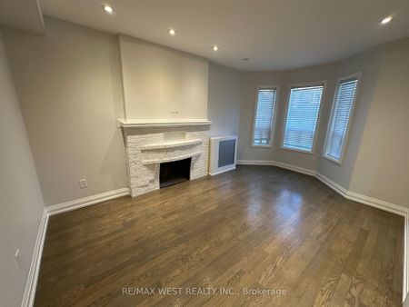 Detached Home For Lease | W8129370 - Photo 3