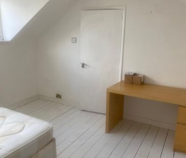 Room in a Shared House, Hazelbank Road, SE6 - Photo 6