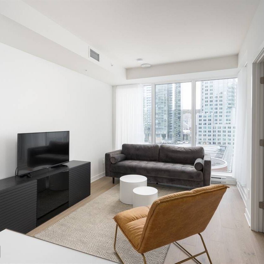 Downtown condo for rent | Tour des Canadiens 2 - Photo 1