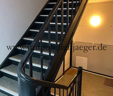 Im Herzen vom Karolinenviertel - gepflegter Altbau - Endetage mit großem Wohnzimmer, Holzdielen - Photo 3