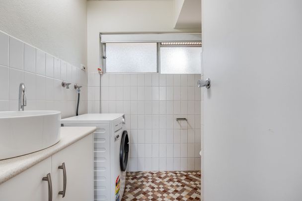 Retirement Style Living In A Convenient Albury Location - Photo 1