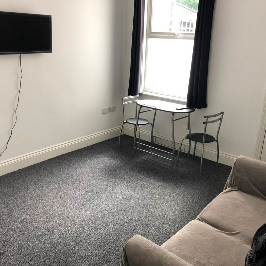 Room in a Shared House, Laxey Road, B16 - Photo 1