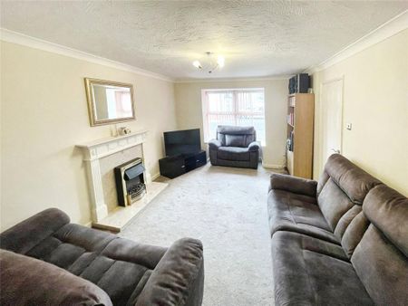 4 bedroom detached house to rent - Photo 3