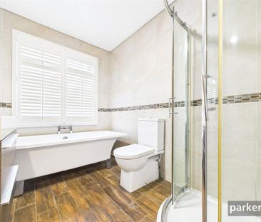 4 bedroom semi-detached house to rent - Photo 4