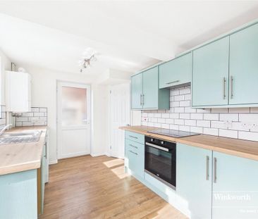 3 bedroom semi-detached house to rent - Photo 6