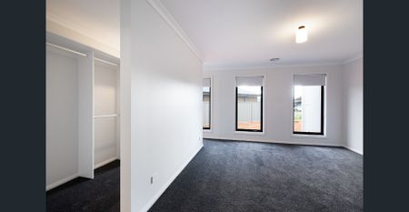 Peaceful living in Huntly, in large family home - Photo 2