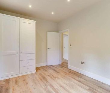 Burrows Cross, Shere, GU5 - Photo 3