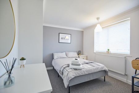 5 bedroom terraced house to rent - Photo 3