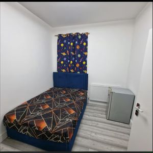 Room in a Shared House, Capworth Street, E10 - Photo 2