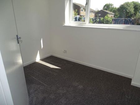 2 bed ground floor flat to rent in NE12 - Photo 3