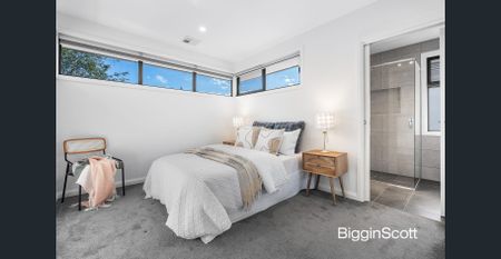 Four Bedroom Townhouse in Prime Glen Waverley Location - Photo 4