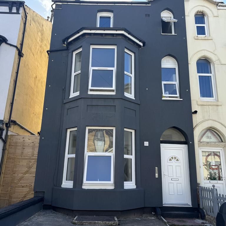 1 bedroom flat to rent - Photo 1
