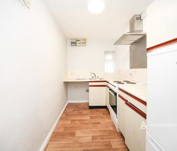 House to rent - Photo 6