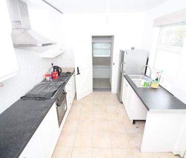 3 bedroom terraced house to rent - Photo 6
