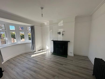 4 bedroom semi-detached house to rent - Photo 2