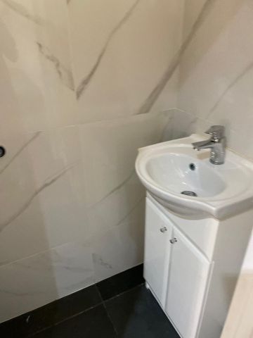 3 Bed Semi-Detached House, May Terrace, IG1 - Photo 3