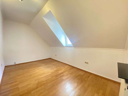 KL - Nähe Bahnhof/Stadtpark, Maisonette mit 4 Zimmer, EBK, 2 Bäder, Garage, Hofnutzung - Photo 2