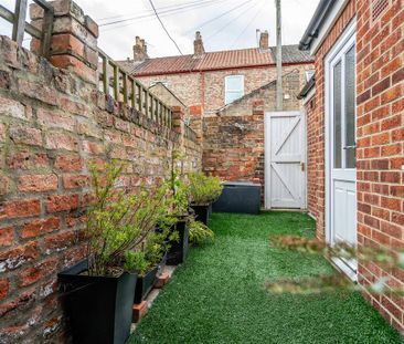 2 bedroom terraced house to rent - Photo 6