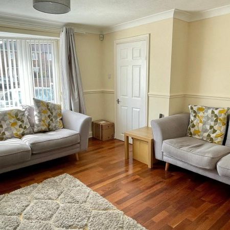 Farnborough Road, Clifton, Property for rent - Photo 1