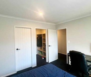 Near New Four Bedroom Home - Photo 3