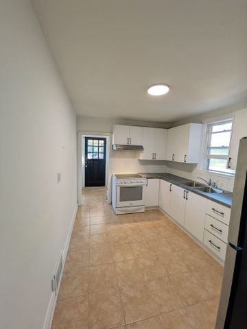 For Lease - 12 Ranee Avenue, Toronto, Ontario - Photo 5