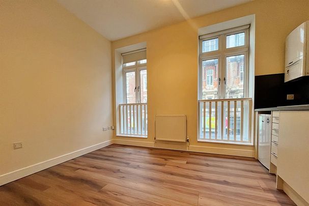 Studio to rent - Photo 1