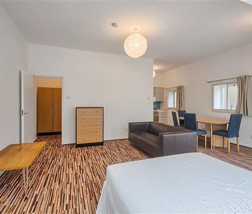 Studio to rent - Photo 5