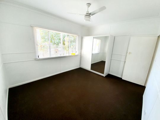 Scarborough 5 Bedroom Home - Photo 1